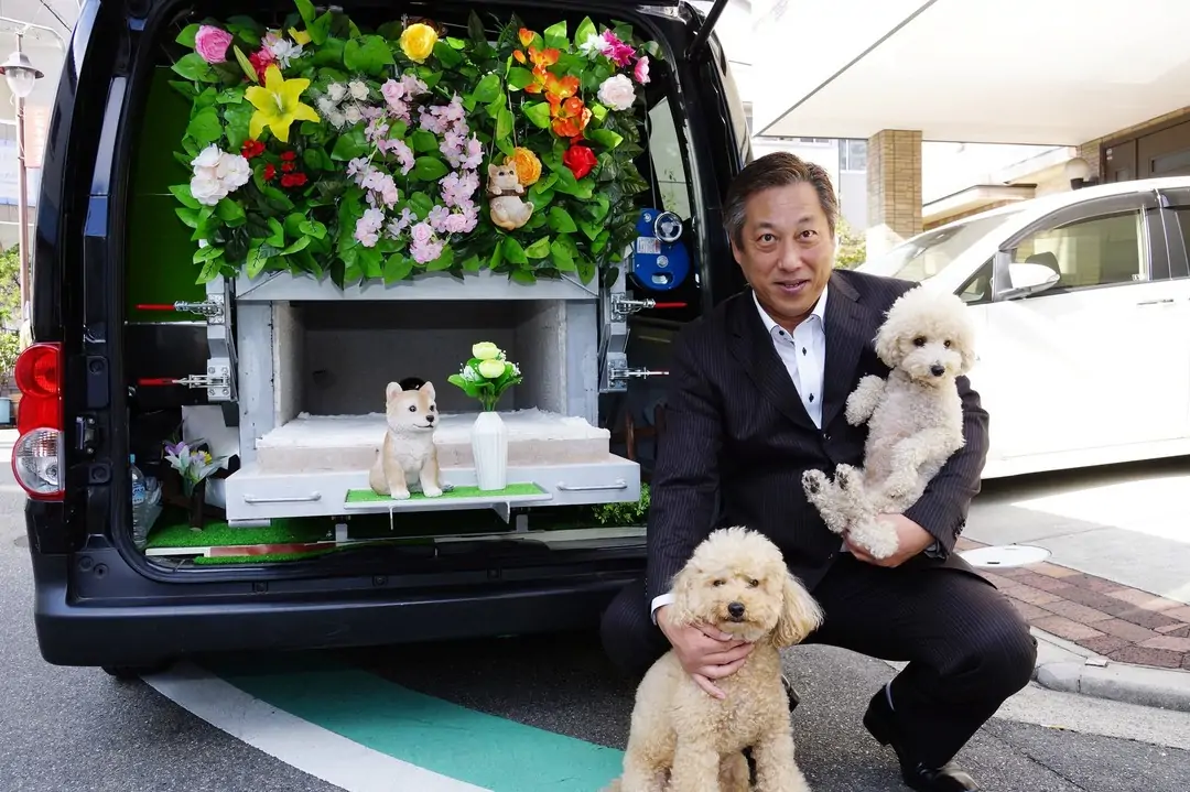 本年秋からペット訪問火葬のお仕事をさせて頂き約40件ほどのご依頼頂きました。来年も飼い主様に寄り添うことをモットーに大切に丁寧に対応していきたいと思います来年もよろしくお願いします。　　　　　　　ペットダイアリー大阪　　　　山本